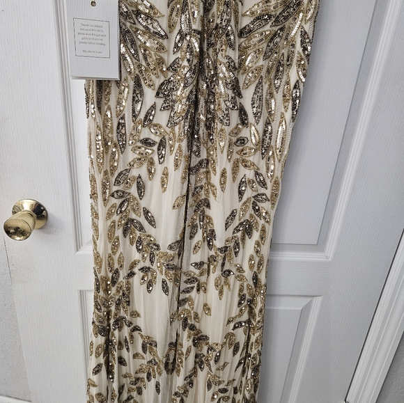 Mac Duggal Embellished Leaf Gown in Gold 12 NWT - Picture 8 of 10